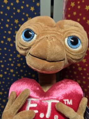 **E.T. Plush Toy Holding Red Heart - Universal Studios Tag**